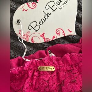 Supers cute NWT Beach Bunny bandeau! I am in love with anything Beach Bunny SZ M